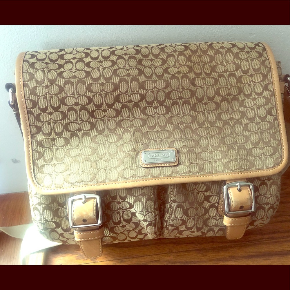 ❌SOLD❌Coach Crossbody Purse
